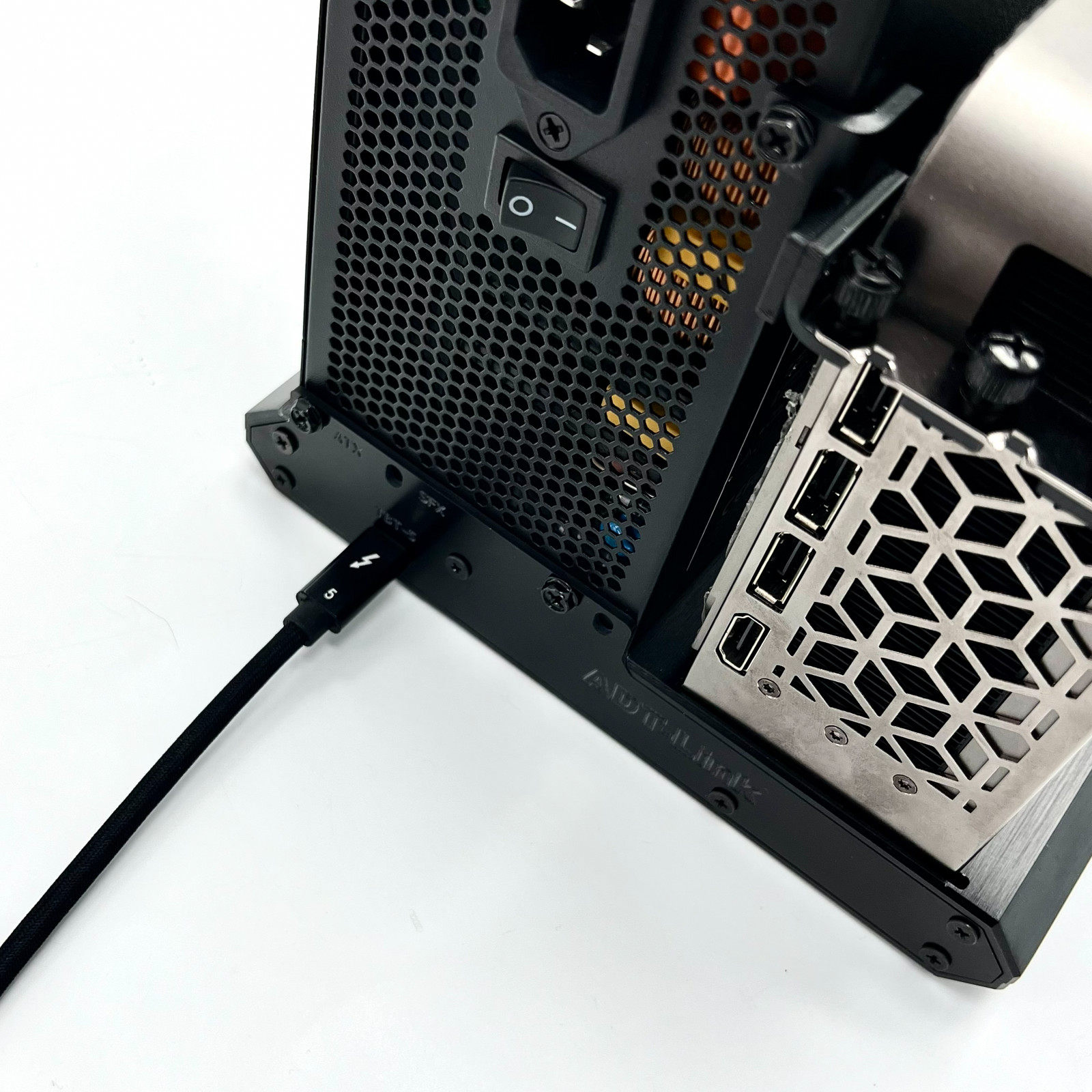 Base de Conexión para Tarjeta  - Thunderbolt 4 External Gpu Enclosure reseña y precio